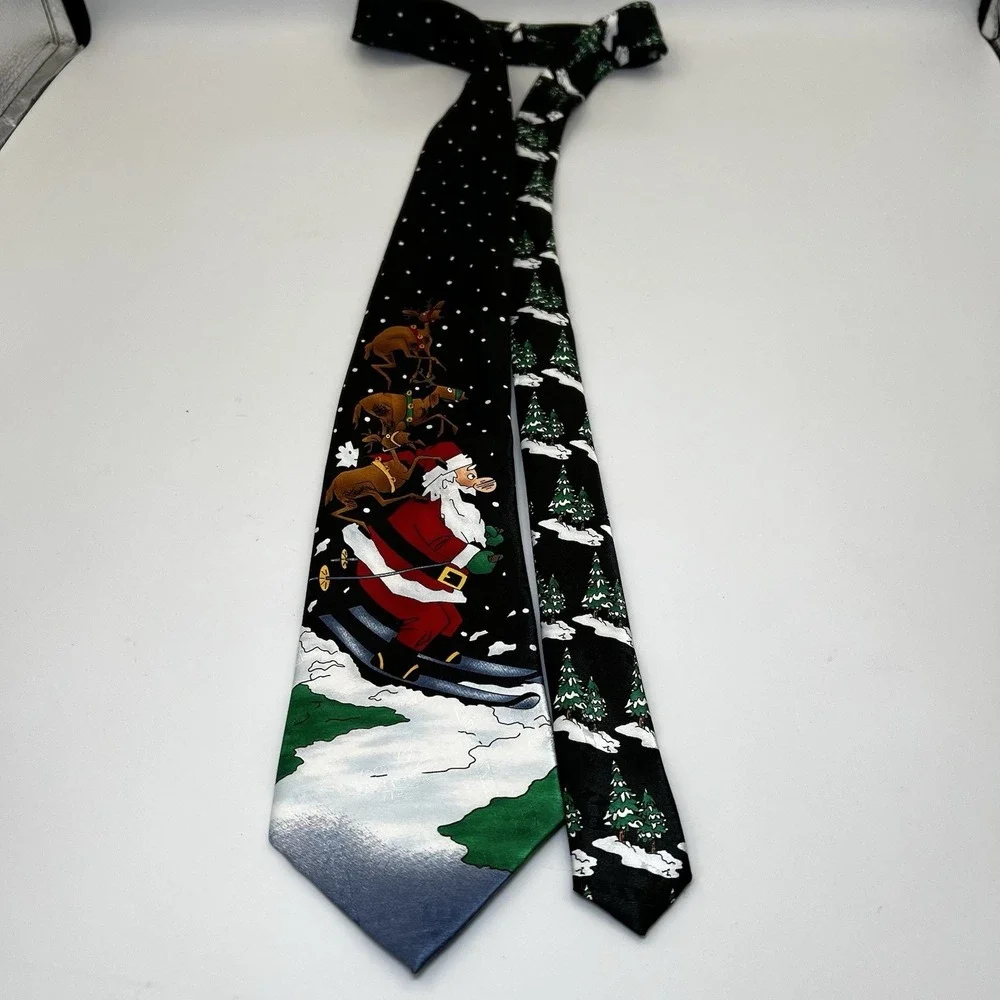 Vintage Hallmark Novel Ties by MMG Christmas Reindeer Santa Skiing‎ Necktie